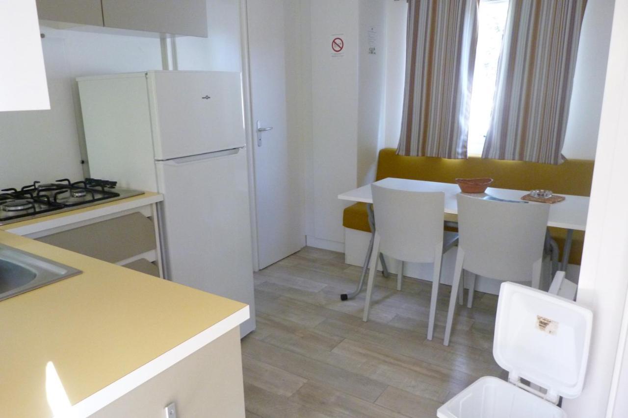 Camping L'Eau Vive Hotel Dauphin Eksteriør billede