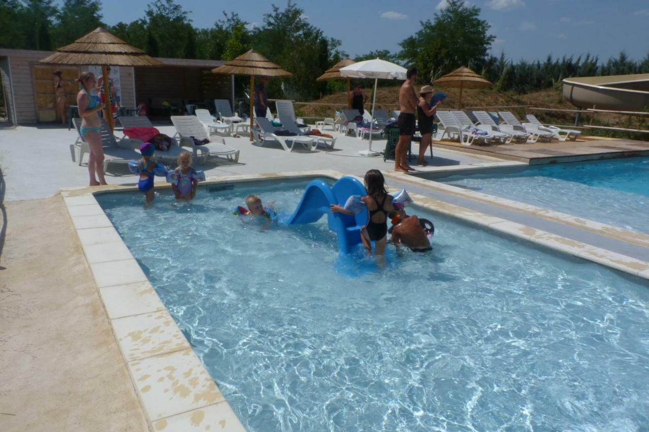 Camping L'Eau Vive Hotel Dauphin Eksteriør billede
