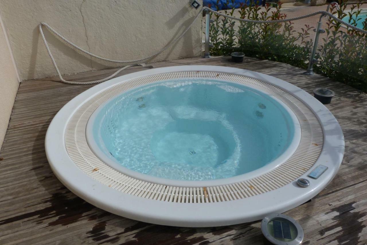 Camping L'Eau Vive Hotel Dauphin Eksteriør billede