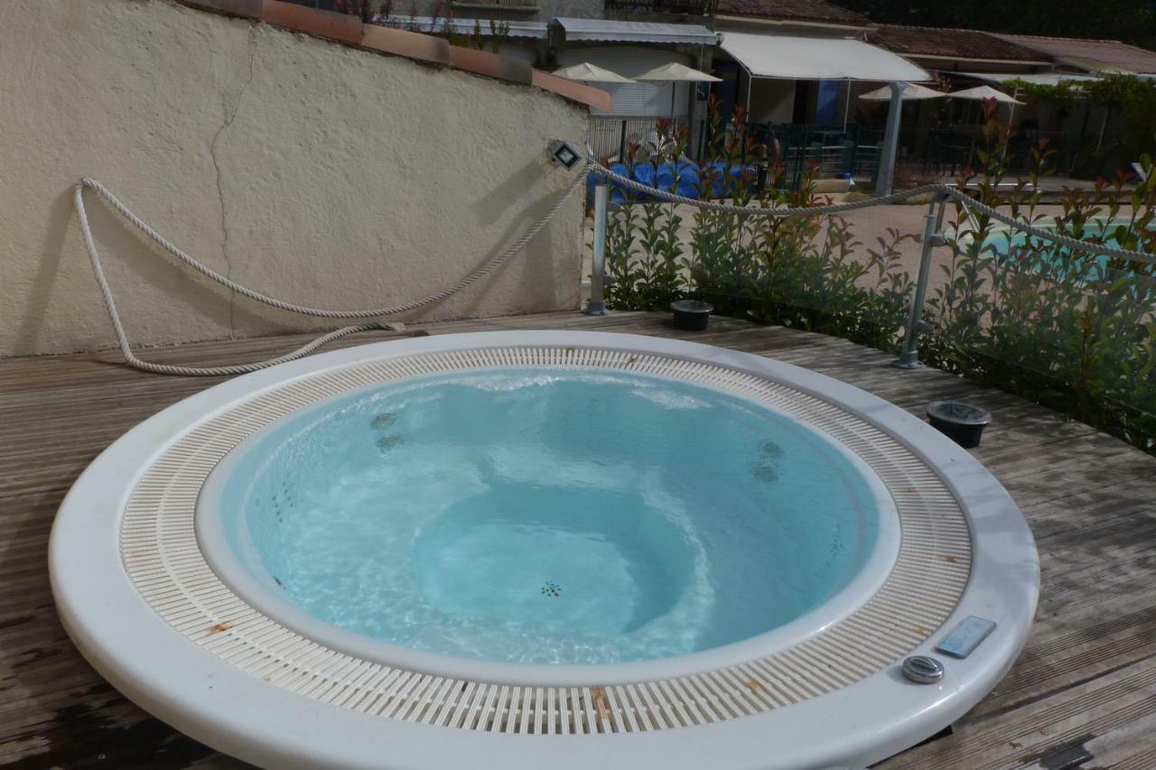 Camping L'Eau Vive Hotel Dauphin Eksteriør billede